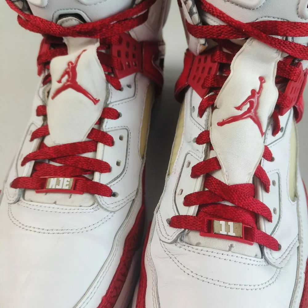 Jordan NikeID Men's Retro Sneakers 2012 Style 532513-993 Size 13 White/Red Snake